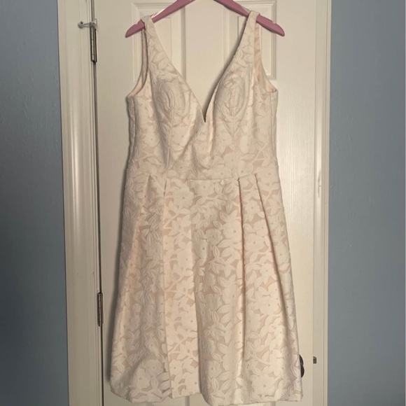 Wedding Dress - Pronovias - Picture 1 of 4